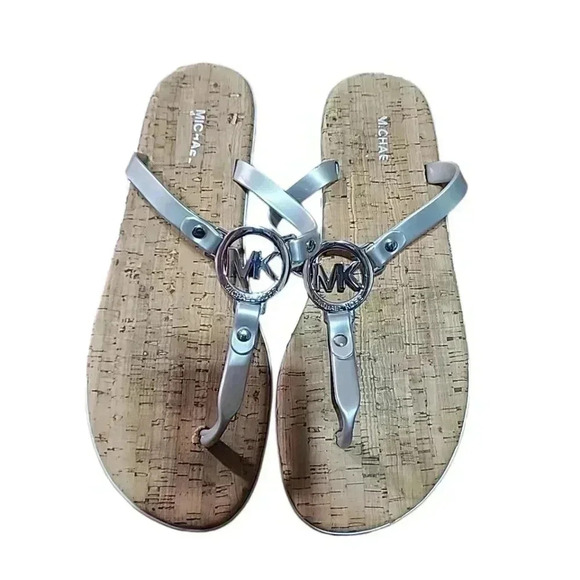 Michael Kors sandals. Size 9 - Picture 2 of 7